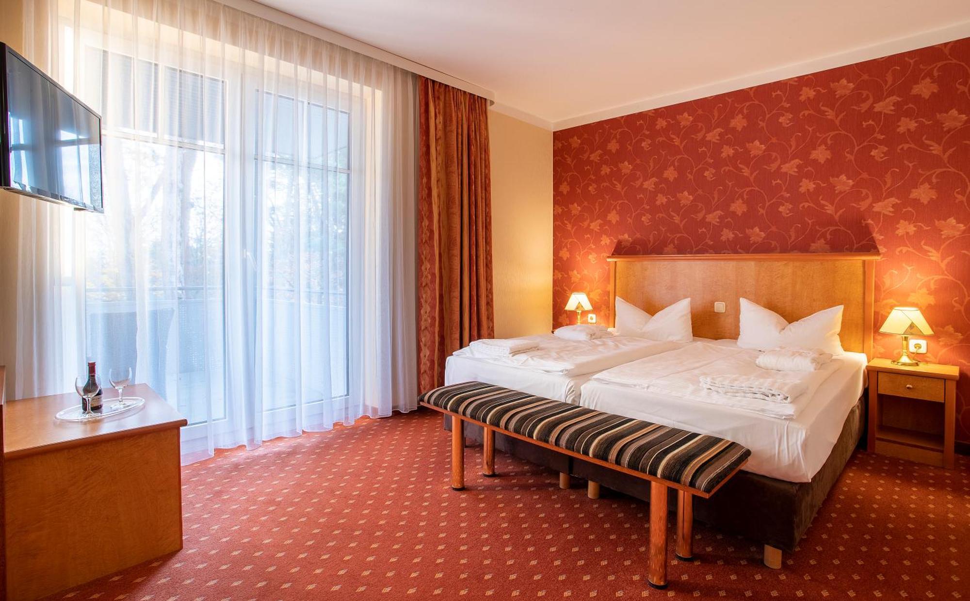 Ostseehotel Villen Im Park - Ein Rovell Hotel Heringsdorf  Exterior foto